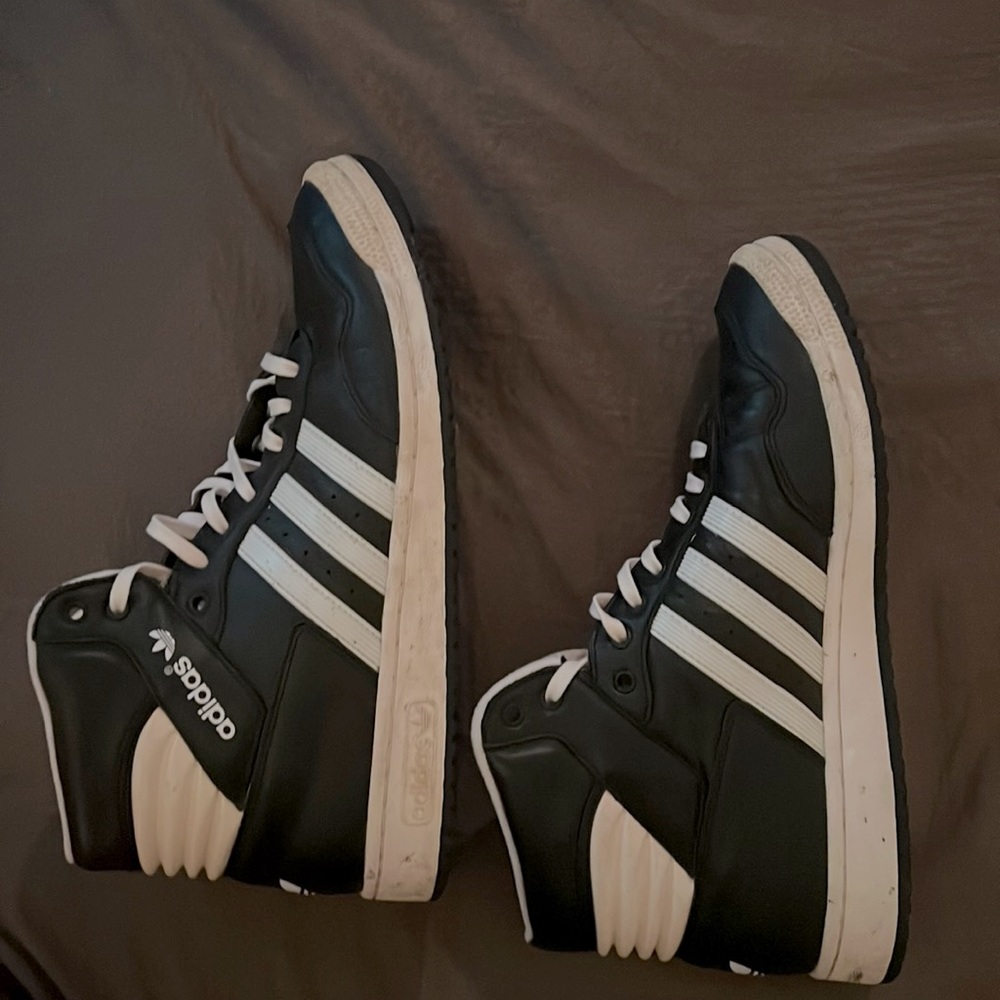 Adidas high top size 11us